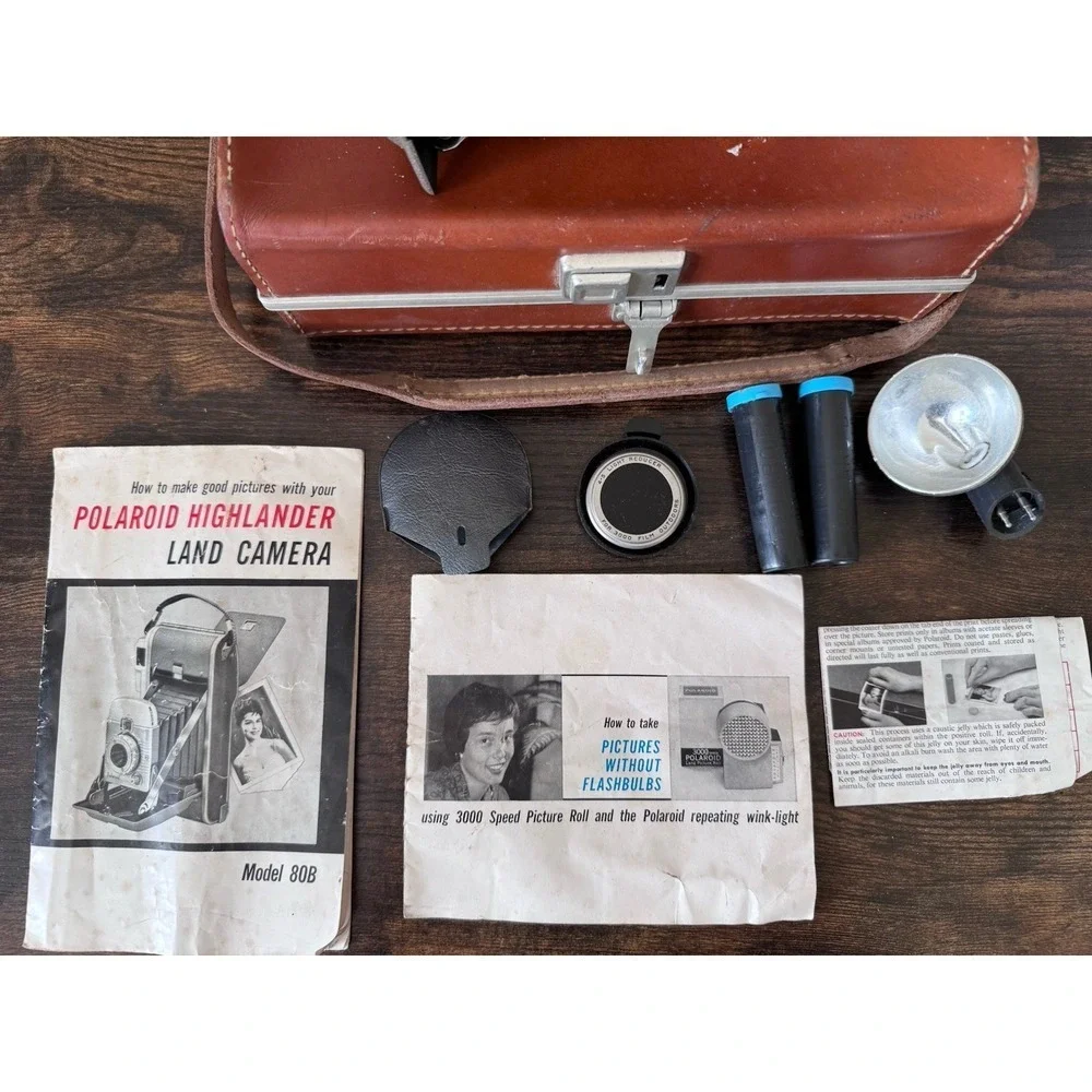 Vintage Polaroid Highlander Land Camera Model 80B With Case Manual & Accessories